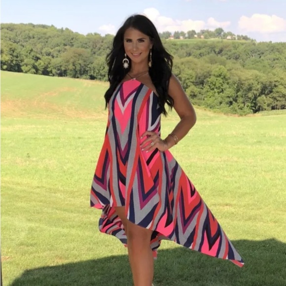 Asymmetrical halter low back Dress colour block high low hem - Picture 3 of 16